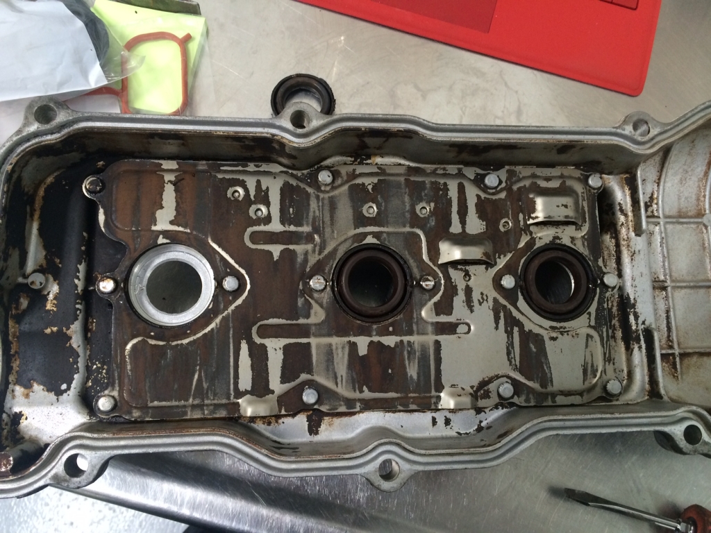 valve cover after cleaning